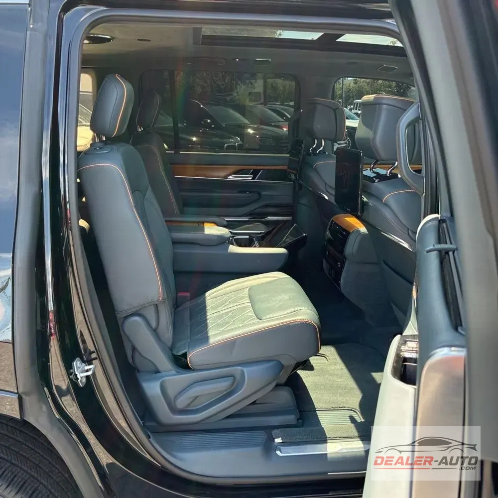 2022 Jeep Grand Wagoneer Series III