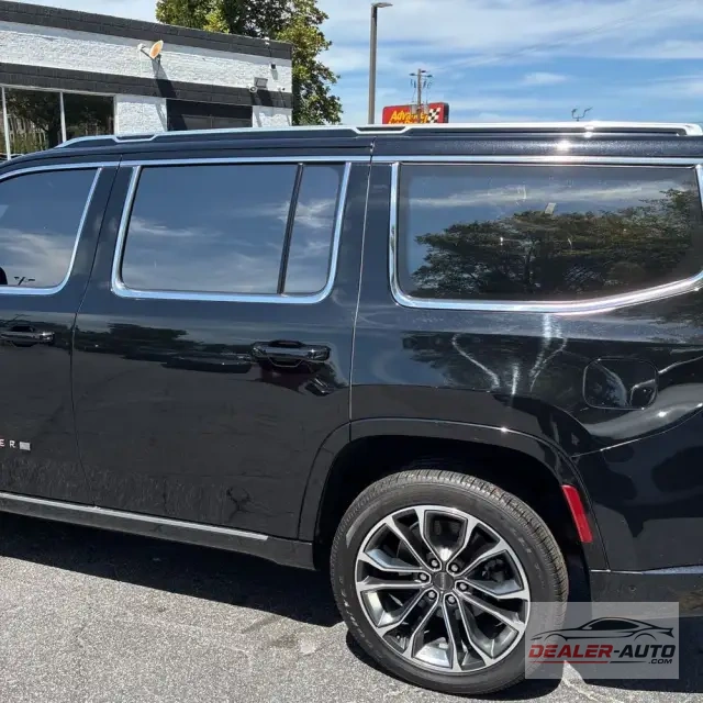 2022 Jeep Grand Wagoneer Series III