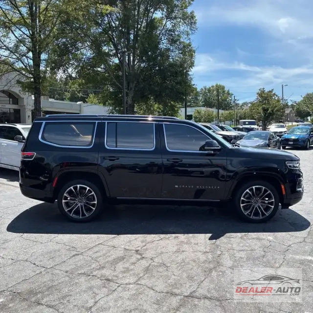 2022 Jeep Grand Wagoneer Series III
