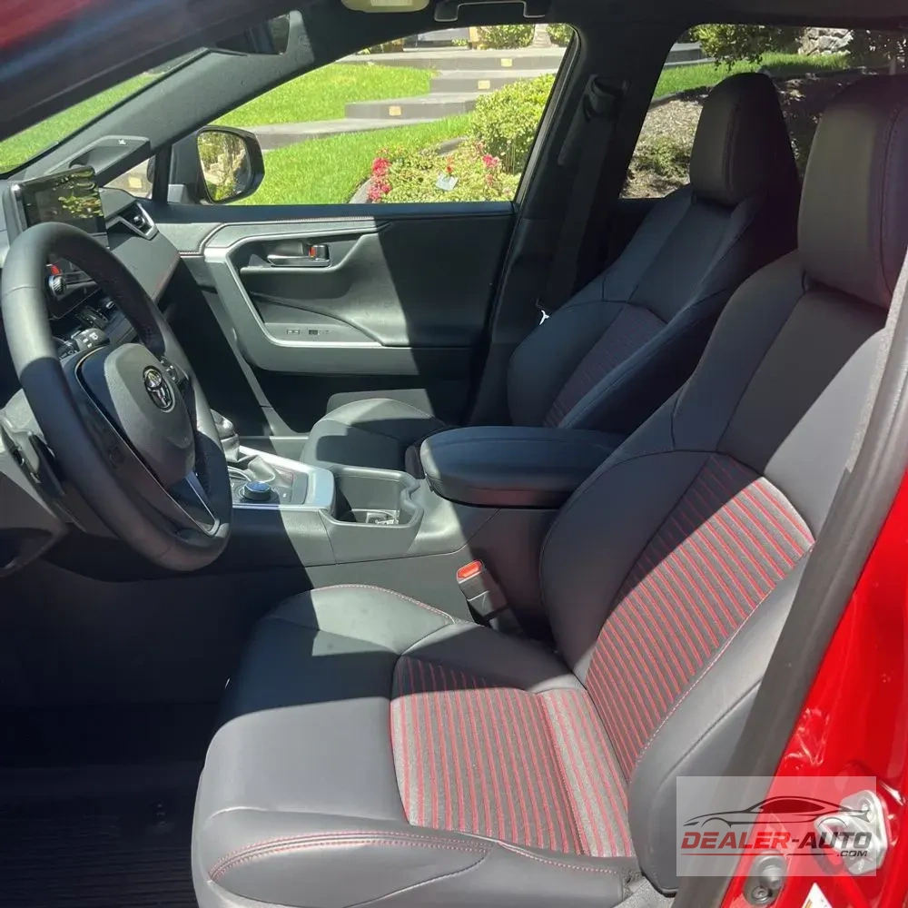 2025 Toyota RAV4 Plug-in Hybrid XSE