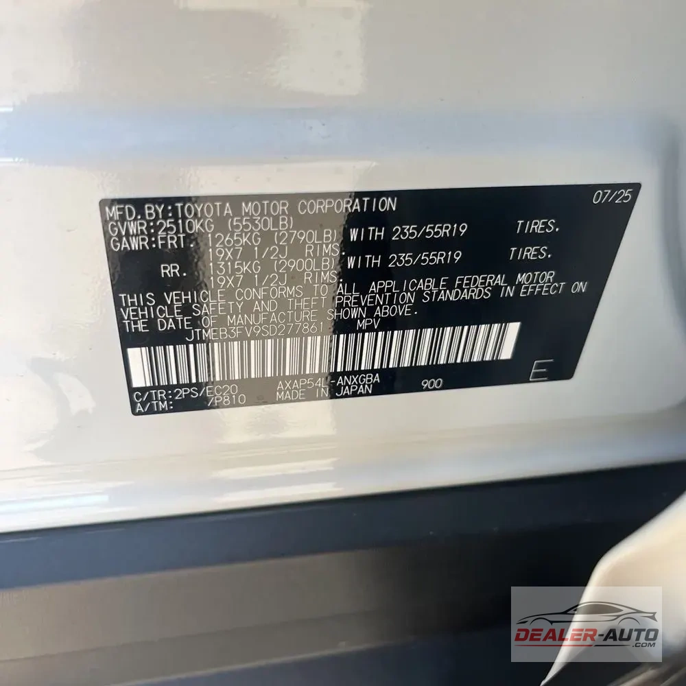 2025 Toyota RAV4 Plug-in Hybrid XSE