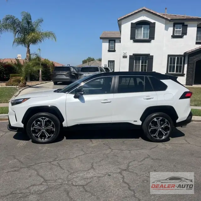 2025 Toyota RAV4 Plug-in Hybrid XSE