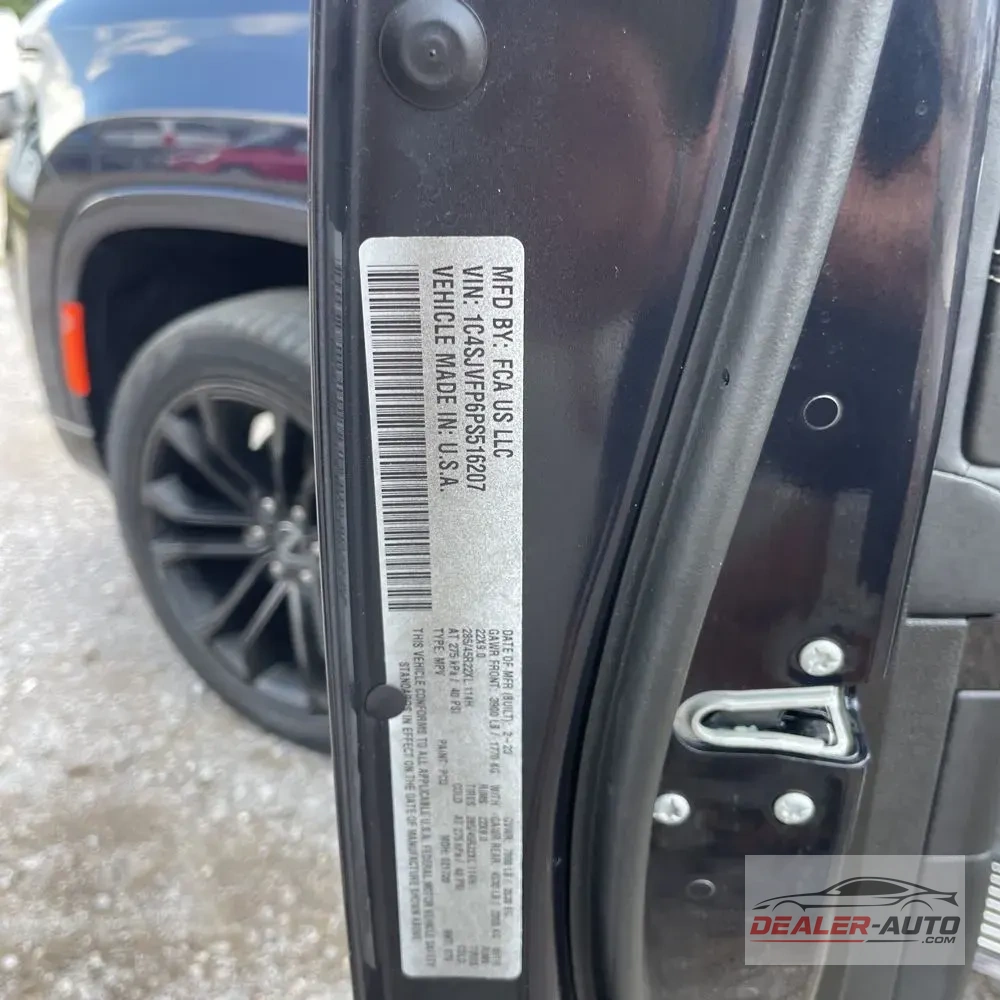 2023 Jeep Grand Wagoneer Obsidian