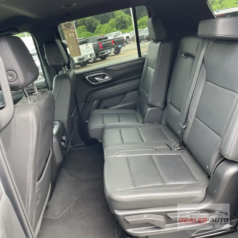 2024 Chevrolet Suburban LT