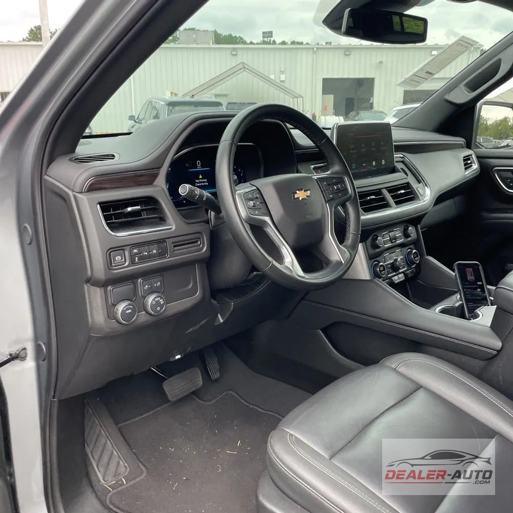 2024 Chevrolet Suburban LT