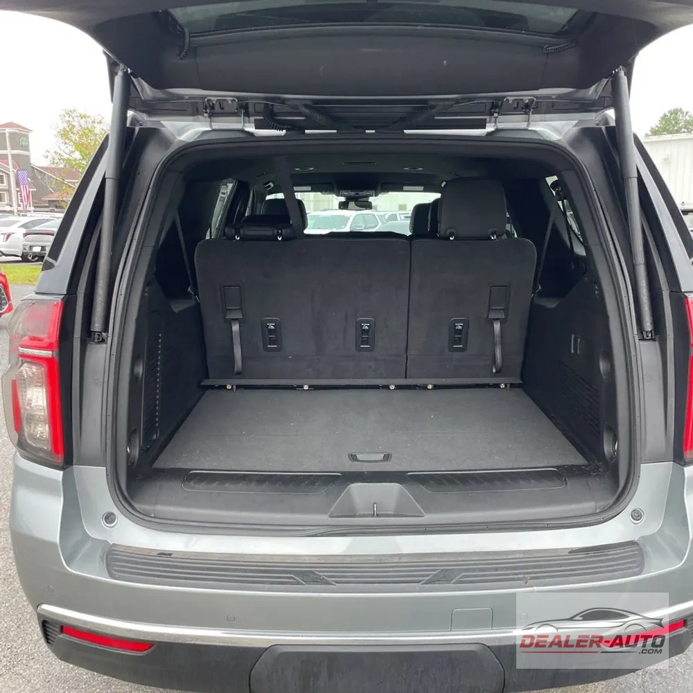 2024 Chevrolet Suburban LT