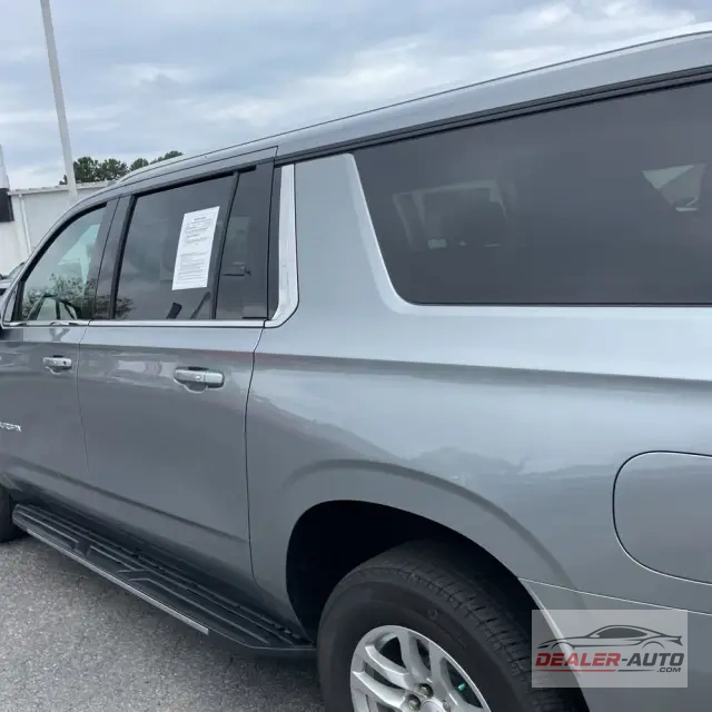 2024 Chevrolet Suburban LT