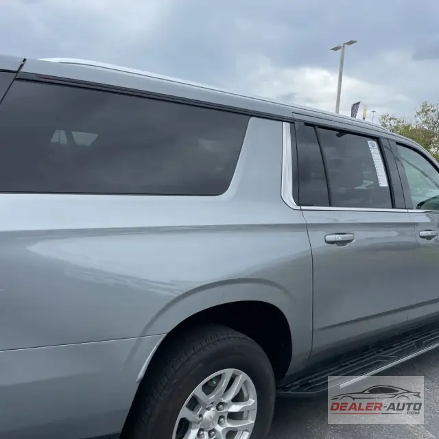 2024 Chevrolet Suburban LT