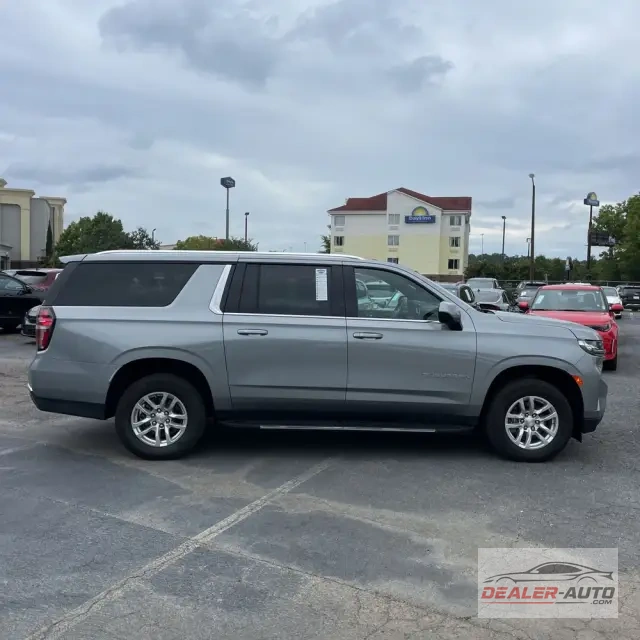 2024 Chevrolet Suburban LT
