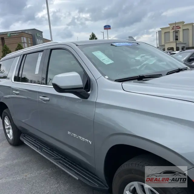 2024 Chevrolet Suburban LT