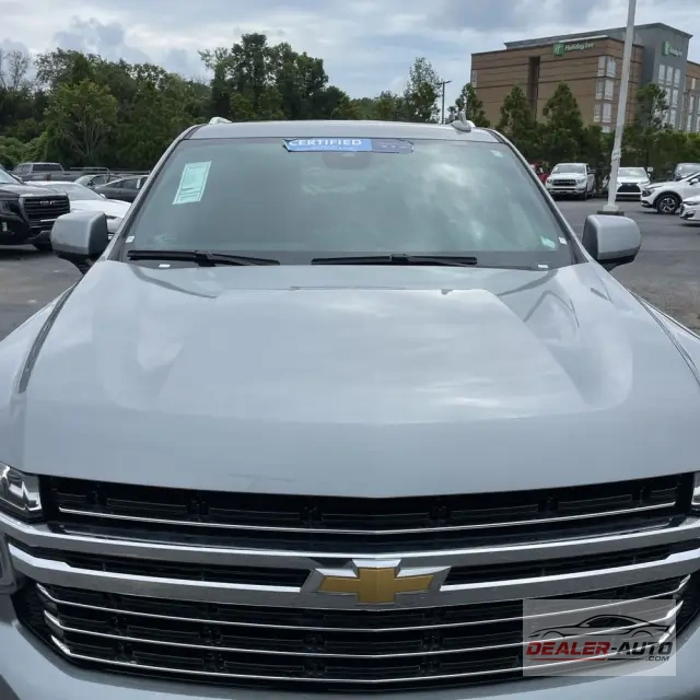 2024 Chevrolet Suburban LT
