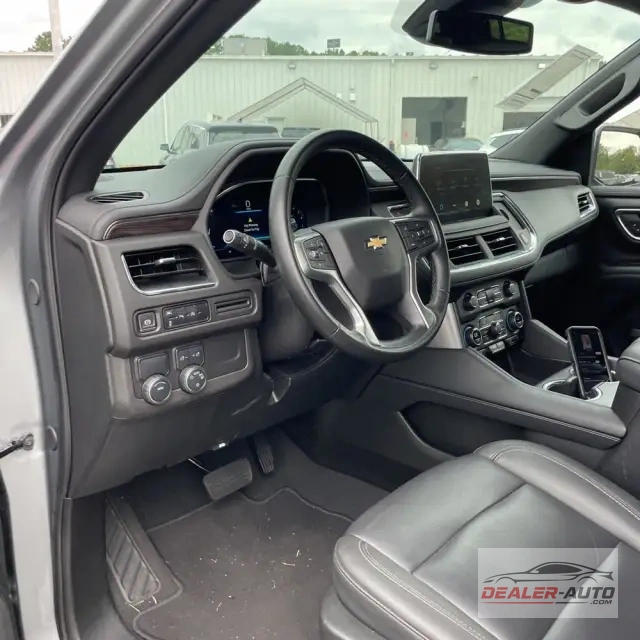 2024 Chevrolet Suburban LT