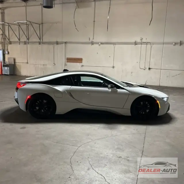 2016 BMW i8 Repossessed Unit