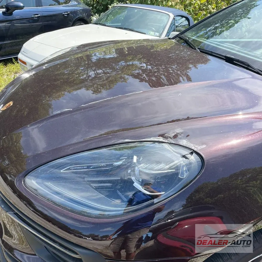 2025 Porsche Macan Base