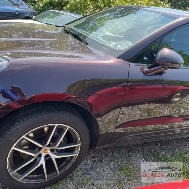2025 Porsche Macan Base