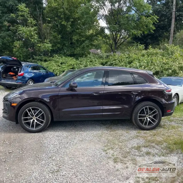 2025 Porsche Macan Base