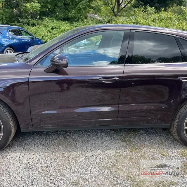 2025 Porsche Macan Base