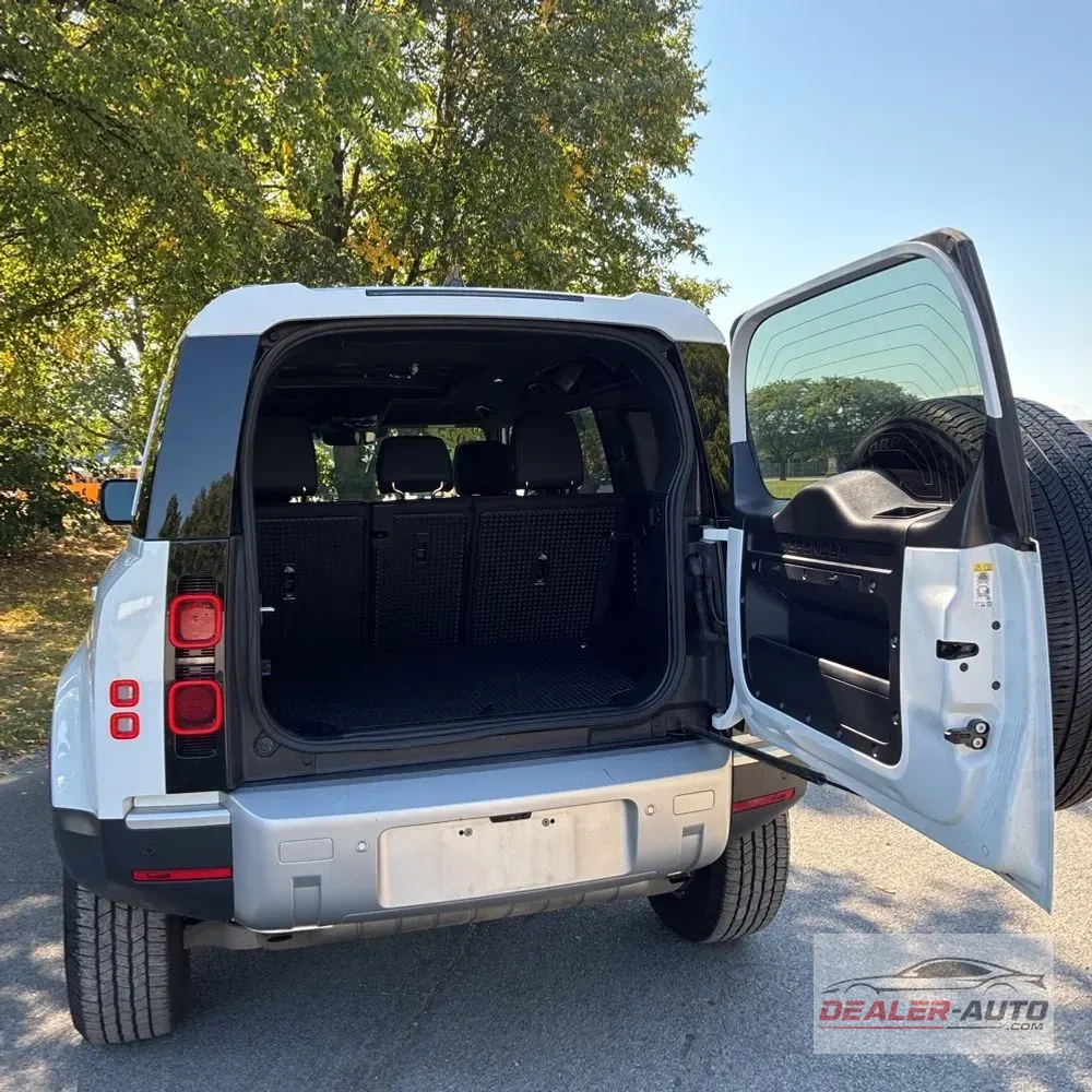 2025 Land Rover Defender 110 S P300