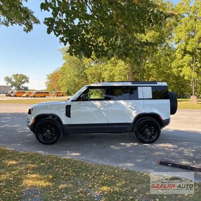 2025 Land Rover Defender 110 S P300