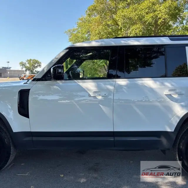 2025 Land Rover Defender 110 S P300