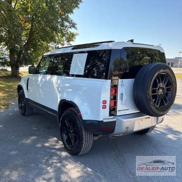 2025 Land Rover Defender 110 S P300