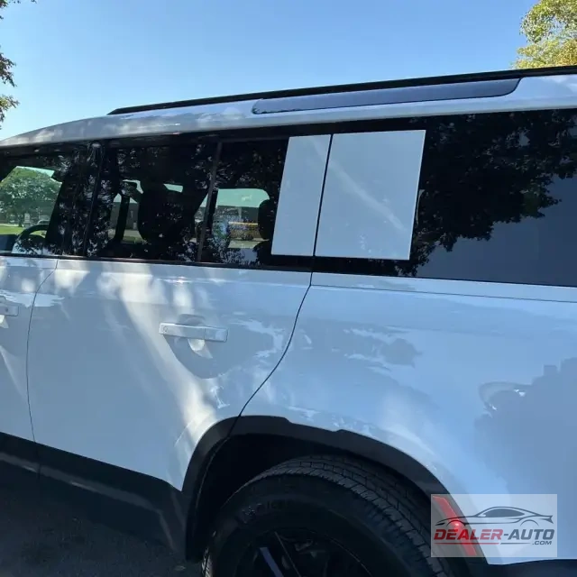2025 Land Rover Defender 110 S P300