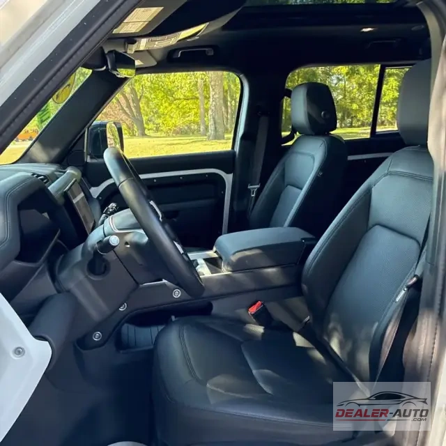 2025 Land Rover Defender 110 S P300