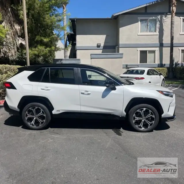 2025 Toyota RAV4 Plug-in Hybrid XSE