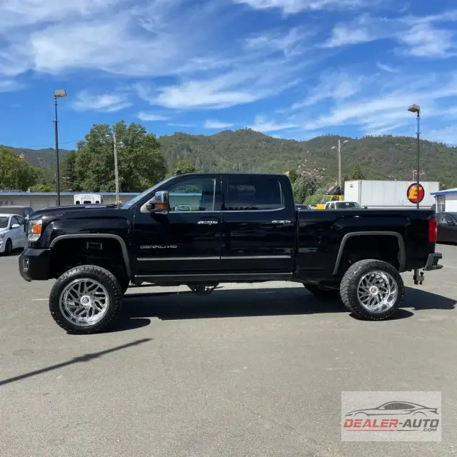 2017 GMC Sierra 2500HD Denali