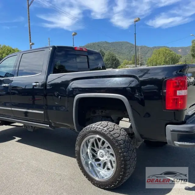 2017 GMC Sierra 2500HD Denali