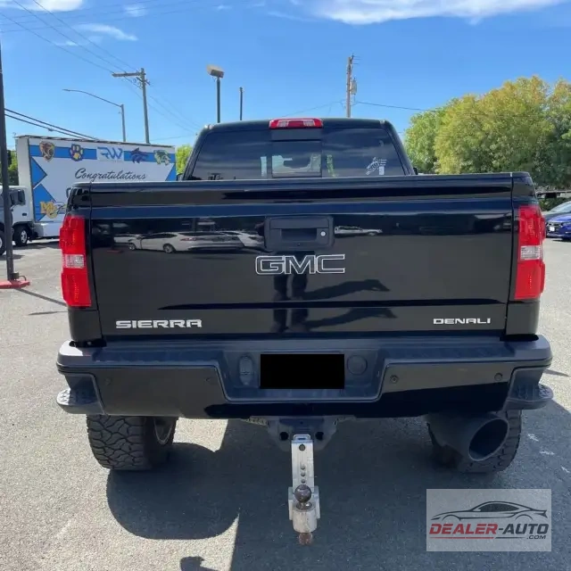 2017 GMC Sierra 2500HD Denali