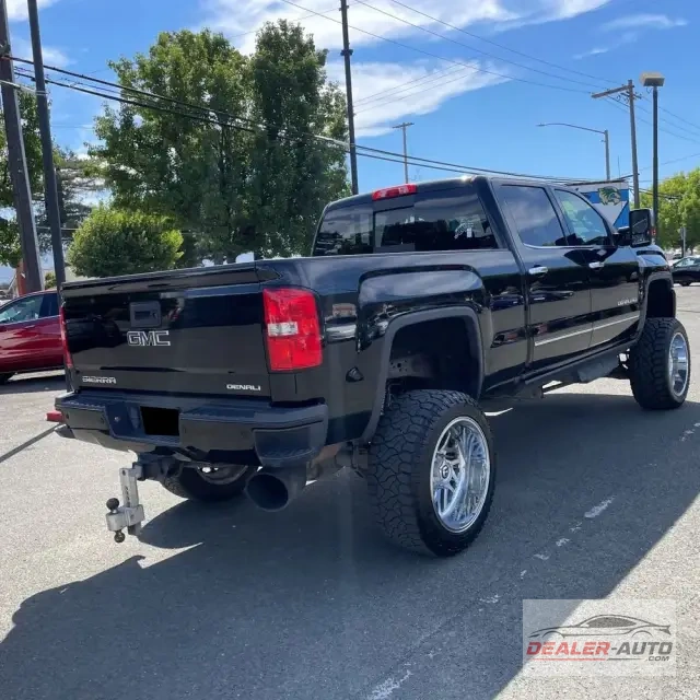 2017 GMC Sierra 2500HD Denali