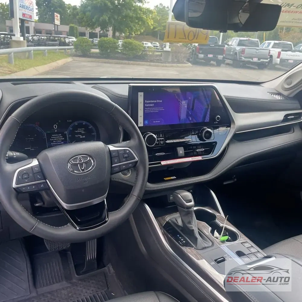 2024 Toyota Highlander Hybrid Platinum