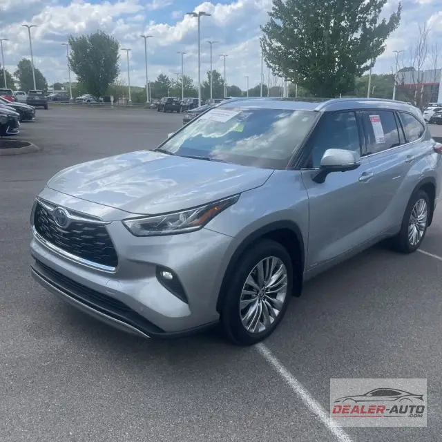 2024 Toyota Highlander Hybrid Platinum