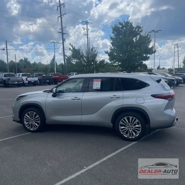 2024 Toyota Highlander Hybrid Platinum