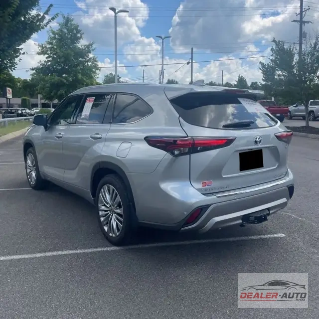 2024 Toyota Highlander Hybrid Platinum