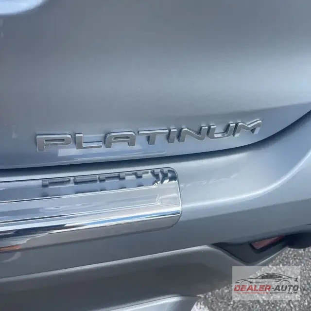 2024 Toyota Highlander Hybrid Platinum