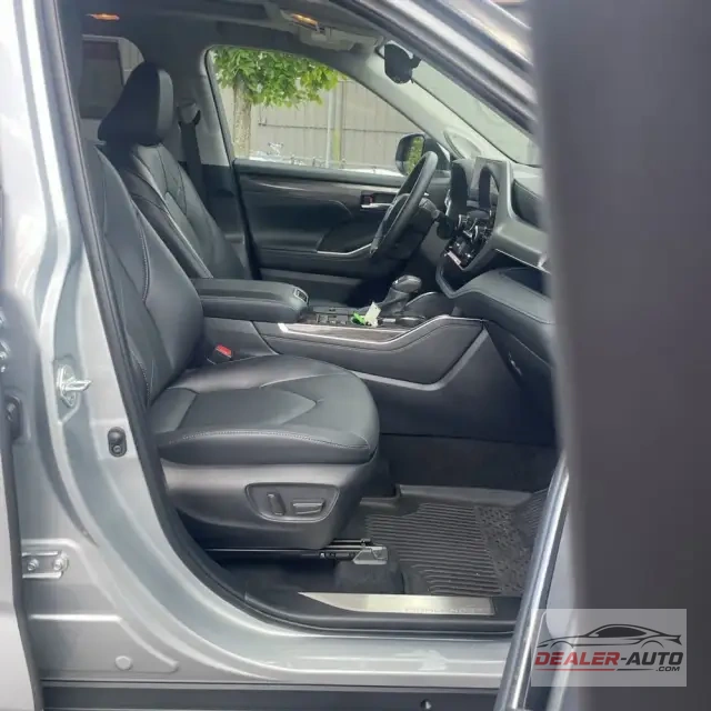 2024 Toyota Highlander Hybrid Platinum