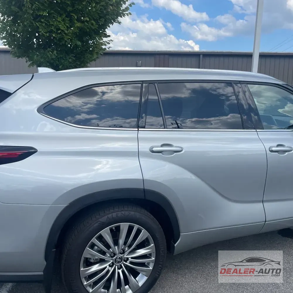 2024 Toyota Highlander Hybrid Platinum