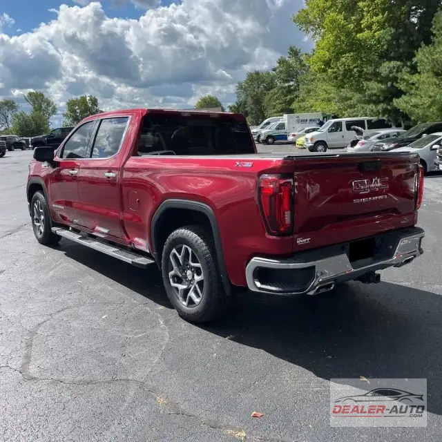 2024 GMC Sierra 1500 SLT