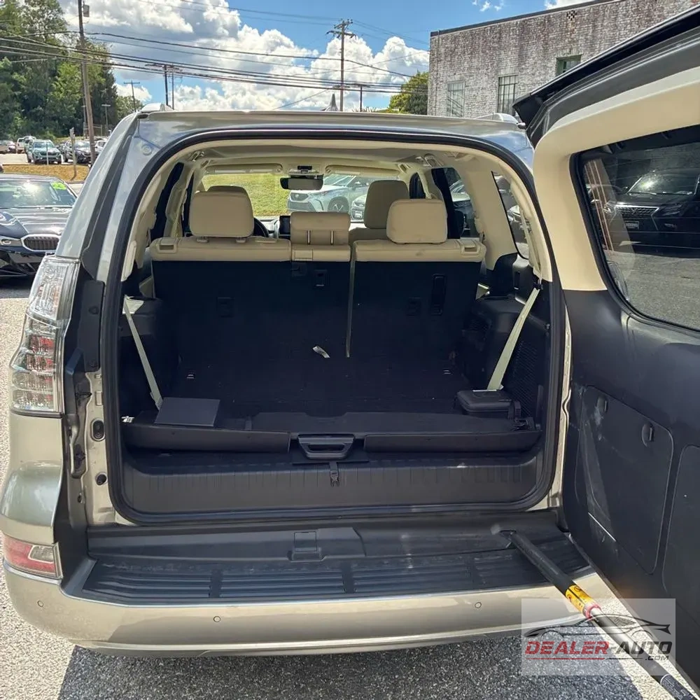 2023 Lexus GX 460 Base