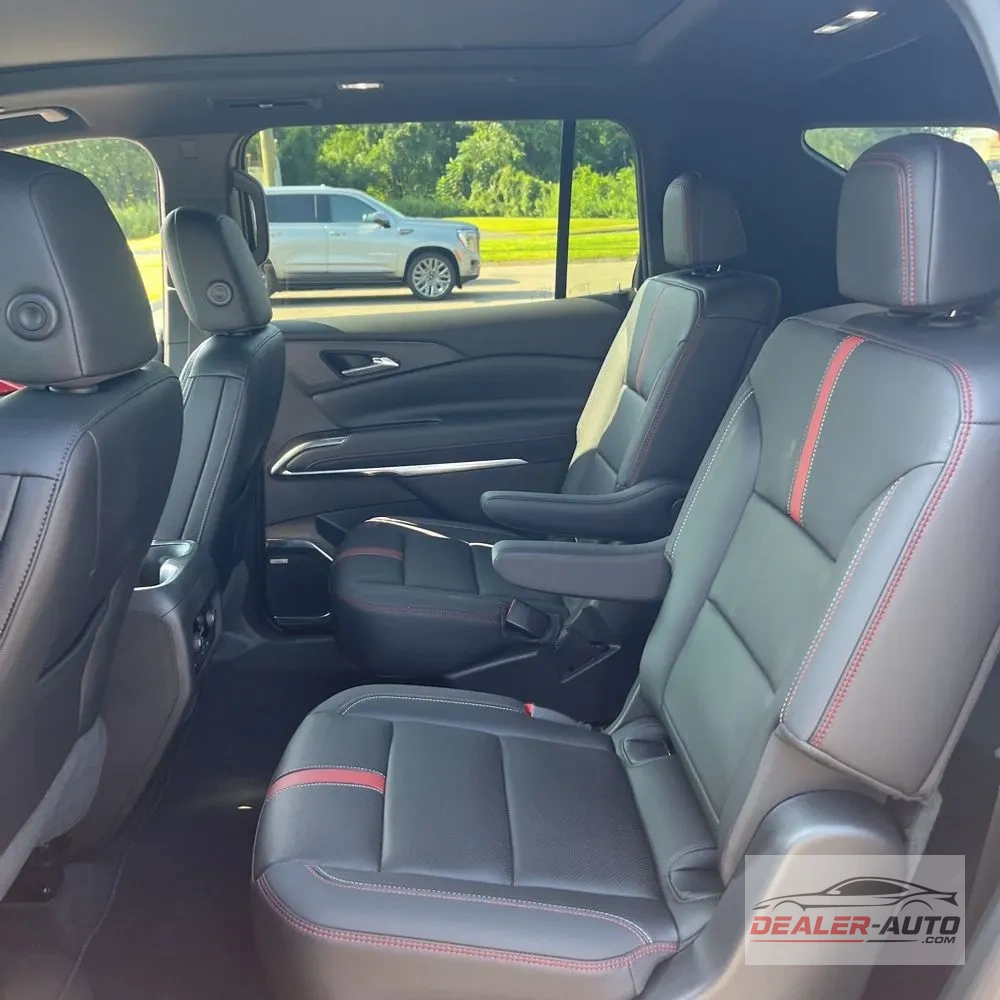 2025 Chevrolet Traverse RS