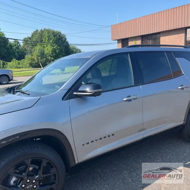 2025 Chevrolet Traverse RS