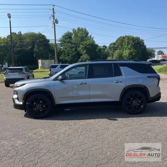 2025 Chevrolet Traverse RS
