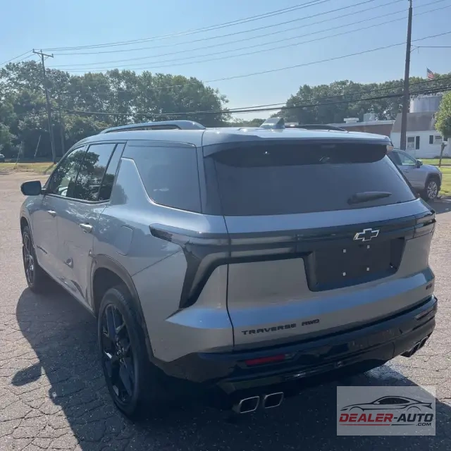 2025 Chevrolet Traverse RS