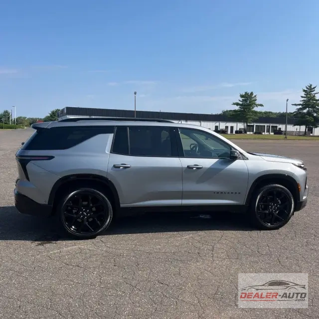 2025 Chevrolet Traverse RS