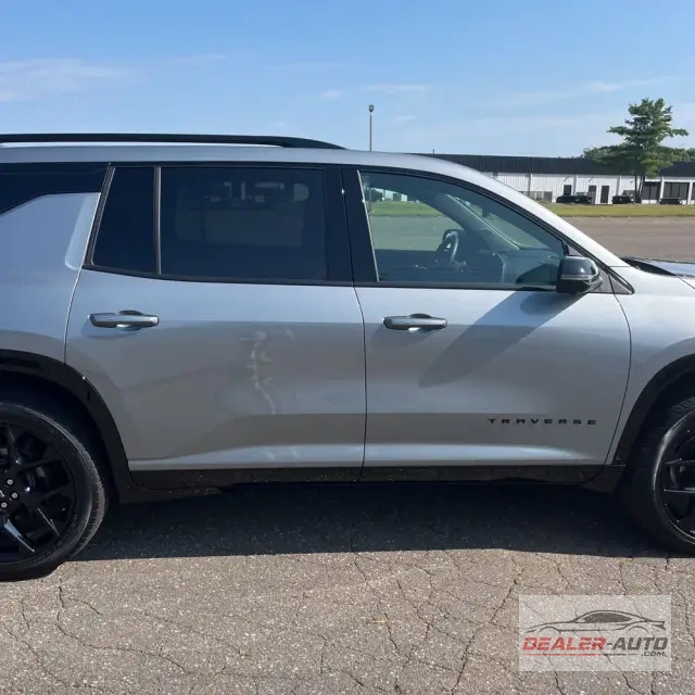 2025 Chevrolet Traverse RS