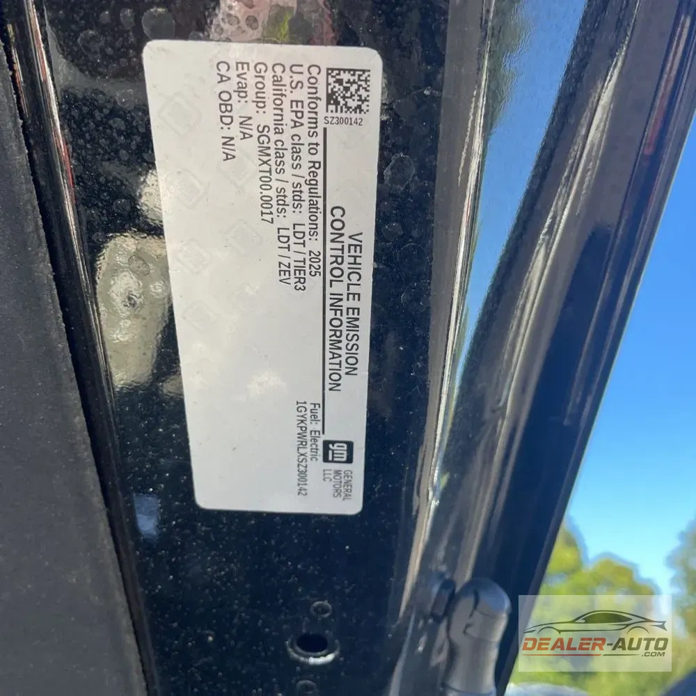 2025 Cadillac LYRIQ Sport 2