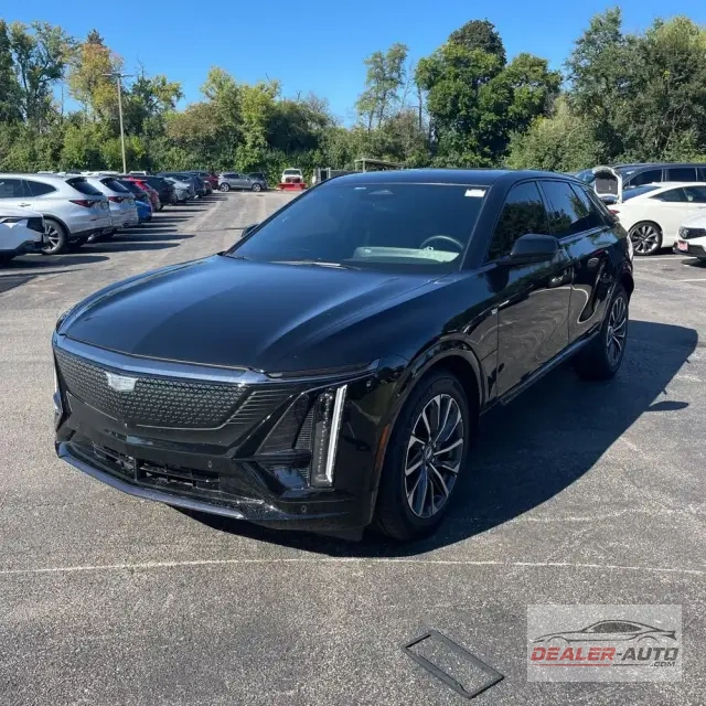 2025 Cadillac LYRIQ Sport 2