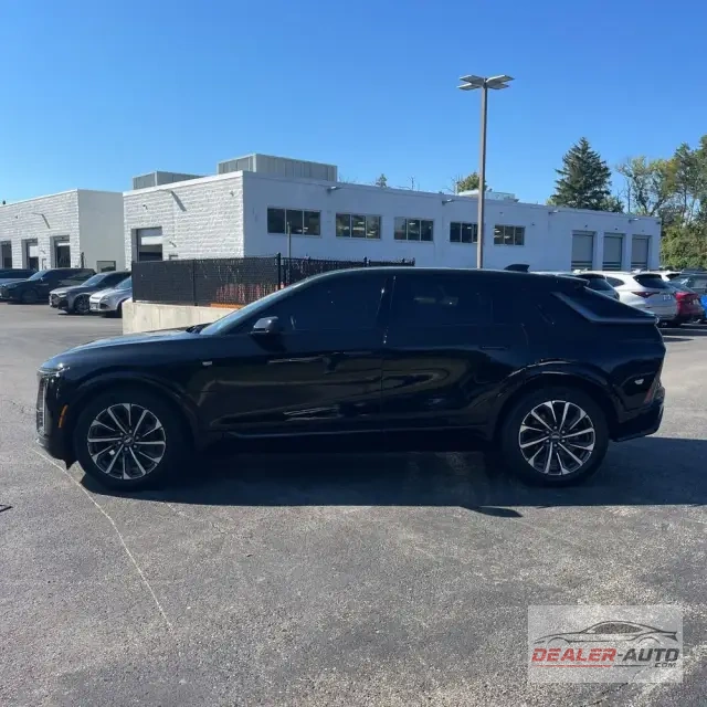 2025 Cadillac LYRIQ Sport 2